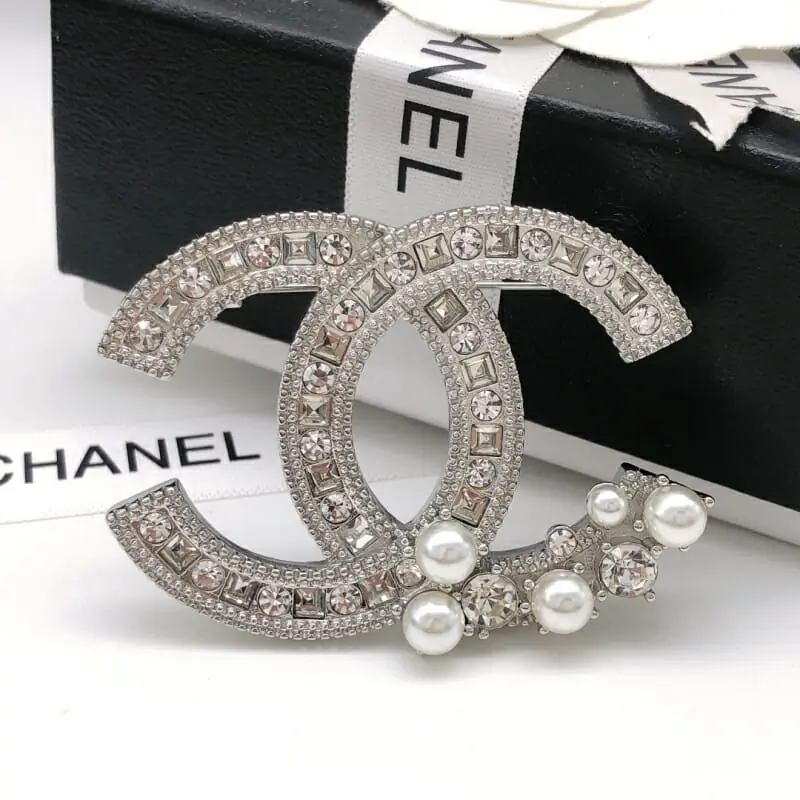 chanel brooches pour femme s_12057a1